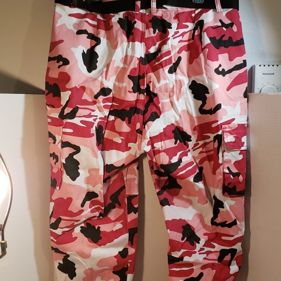 Pink Camouflage Pants - Picture 5 of 6